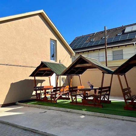 Zsuzsa Apartman Хайдусобосло Экстерьер фото