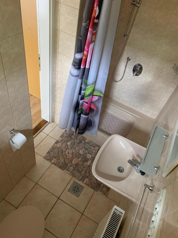 Zsuzsa Apartman Хайдусобосло Экстерьер фото