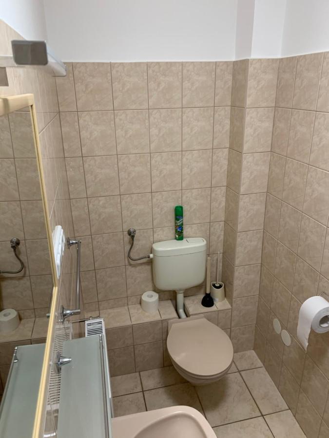 Zsuzsa Apartman Хайдусобосло Экстерьер фото