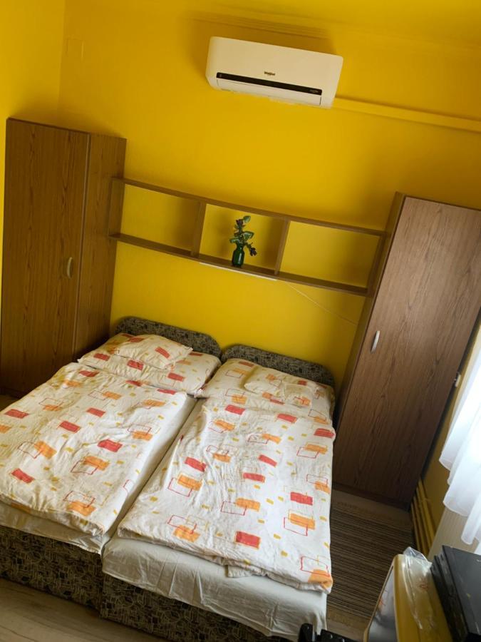 Zsuzsa Apartman Хайдусобосло Экстерьер фото